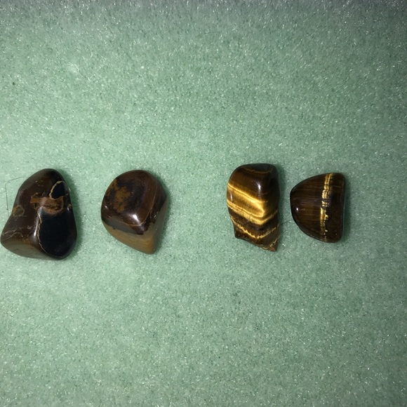 Tiger eye studded earrings - Picture 1 of 2